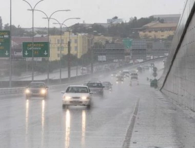 Καταρρακτώδεις βροχές πλήττουν την Κύπρο - Πλημμύρισαν η Βουλή και το Αρχαιολογικό Μουσείο! (βίντεο)
